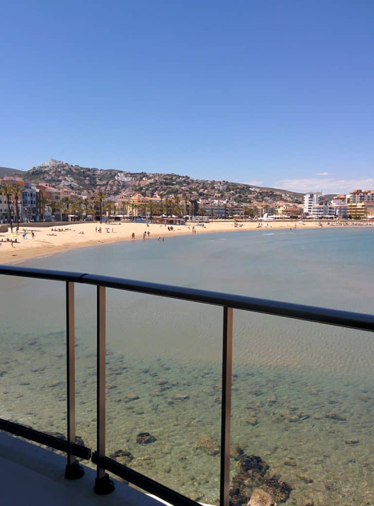 Vistas a la playa de Peñiscola desde una Habitación Frente al Mar.